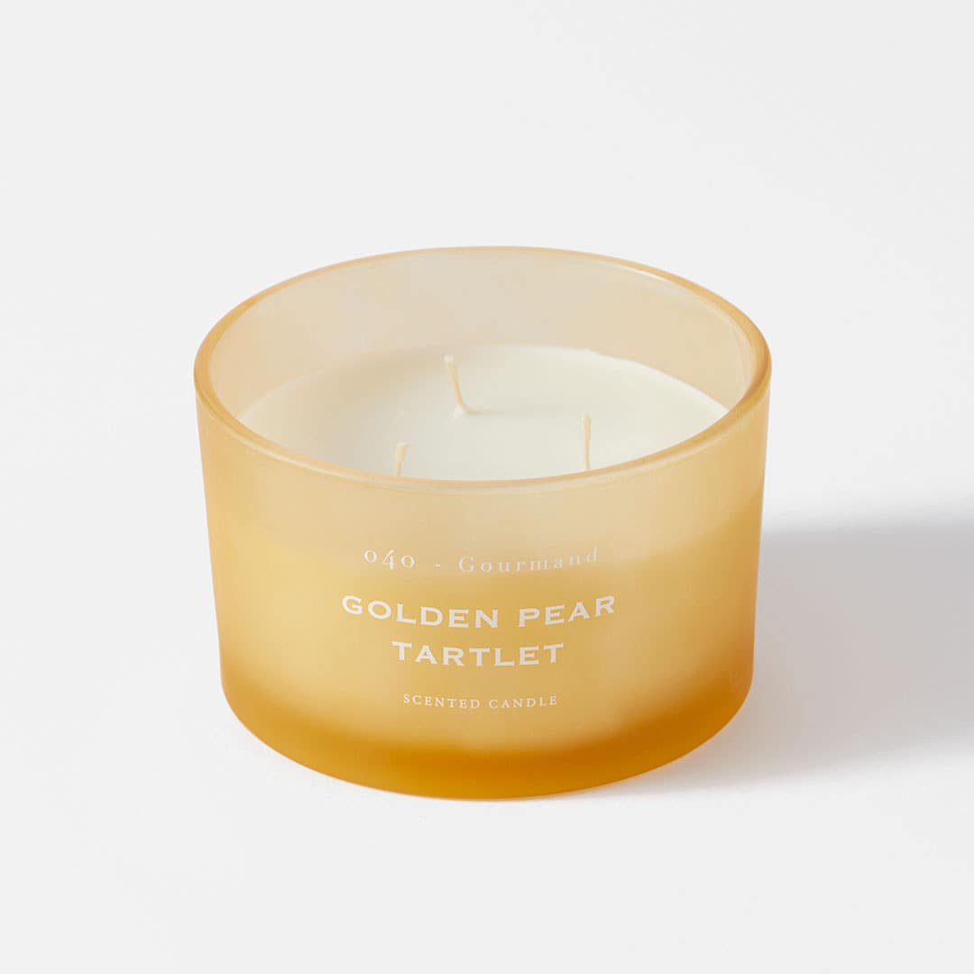 Bed and Bath 450g Frosted Glass Candle - Golden Pear Tartlet